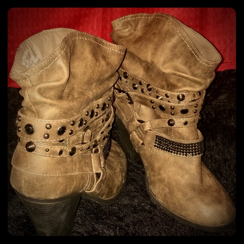Ankle boots